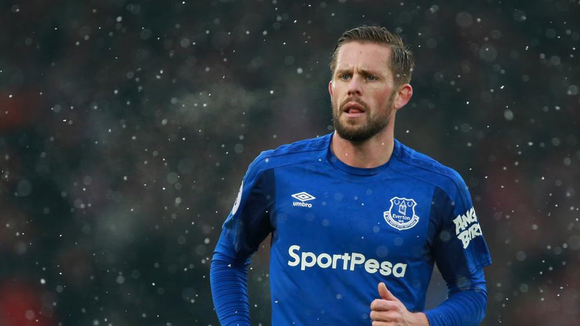 红色狂飙，勒克莱尔点燃赛场，法拉利史诗级横扫迈凯伦